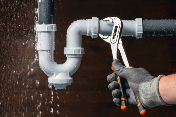 Professional Gas Line Repair technician working in Columbus, NE